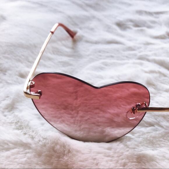 Miley Light Pink Gradient Heart Sunglasses - Picture 9 of 11